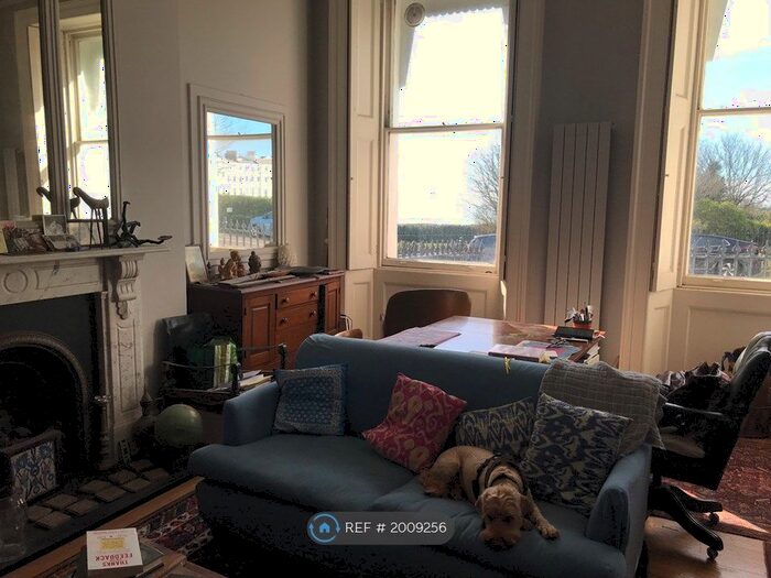 3 Bedroom Flat To Rent In Lewes Crescent, Brighton, BN2
