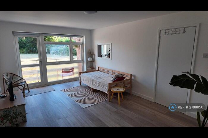 1 Bedroom Flat To Rent In Beddington Gardens, Wallington, SM6
