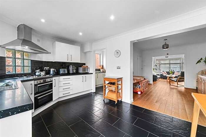 3 Bedroom Detached House For Sale In Belle Vue Road, Walthamstow, London, E17