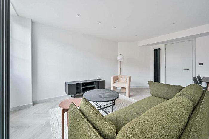 2 Bedroom Flat To Rent In Hoxton Market, Hoxton, London, N1