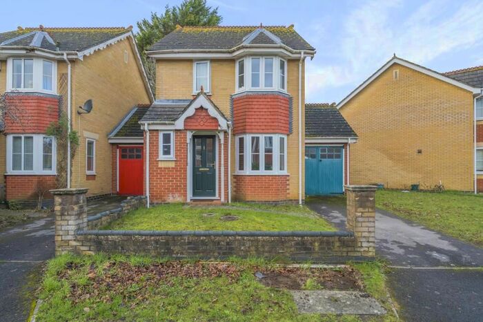 3 Bedroom Detached House To Rent In Acland Close, Headington, OX3