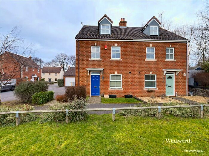4 Bedroom Semi-Detached House To Rent In Kingfisher Grove, Three Mile Cross, Reading RG7