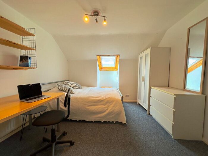 4 Bedroom Flat To Rent In Harley Street, Lenton, NG7