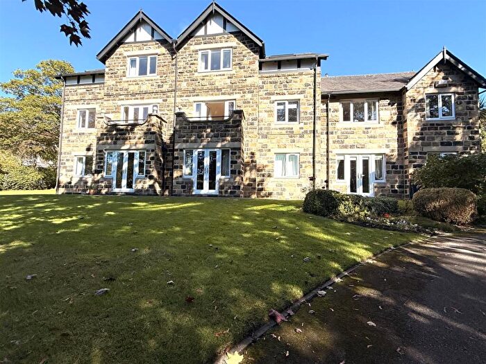 2 Bedroom Apartment To Rent In Brooklands, Park Crescent, Roundhay, LS8