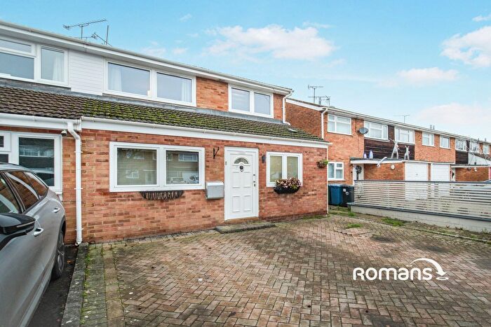 3 Bedroom Semi-detached House To Rent In Christchurch Drive, Blackwater, Camberley, GU17