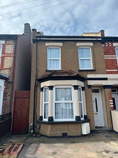 4 Bedroom Semi Detached House To Rent In Angel Road, Harrow, HA1