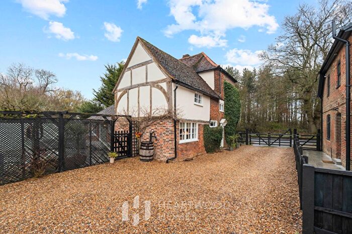 4 Bedroom Detached House For Sale In Beechtree Cottage, Hemel Hempstead Road, HP3