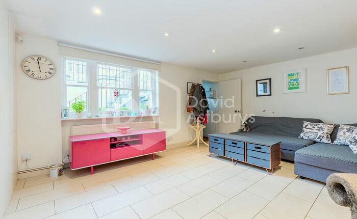 2 Bedroom Flat To Rent In Marlborough Road, Archway, London, N19