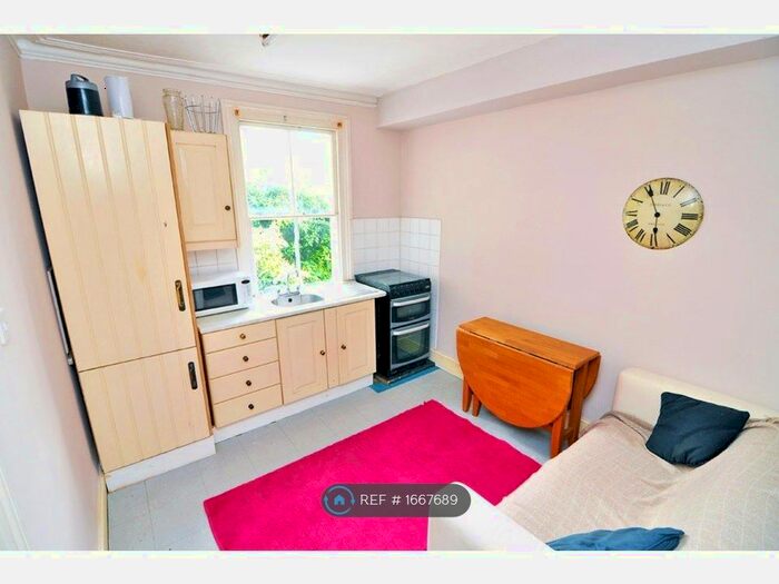 1 Bedroom Flat To Rent In Reporton Road, Fulham, SW6