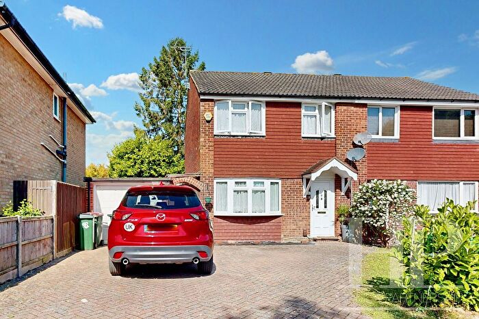 3 Bedroom Semi-Detached House To Rent In Payne Close, Crawley, RH10