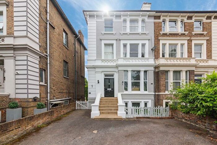 2 Bedroom Flat To Rent In Argyle Road, Ealing, W13