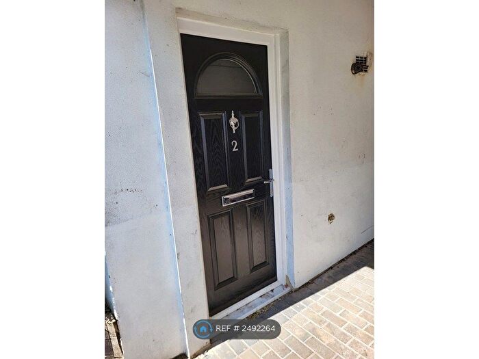 1 Bedroom Flat To Rent In Coopers Mews, Luton, LU1