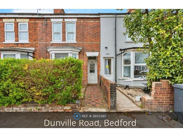 3 Bedroom Terraced House To Rent In Dunville Road, Bedford, MK40
