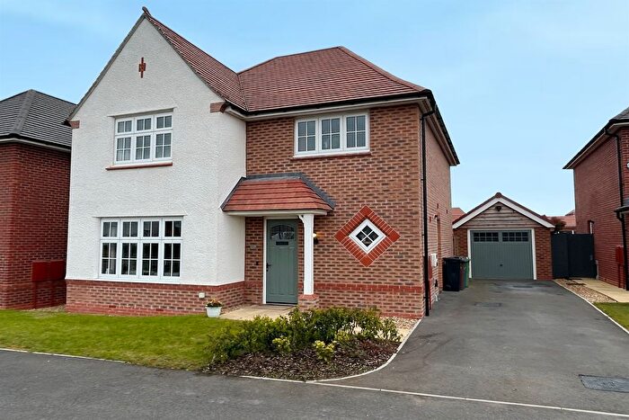 4 Bedroom Detached House To Rent In Nash Close, Woodford, Stockport, SK7
