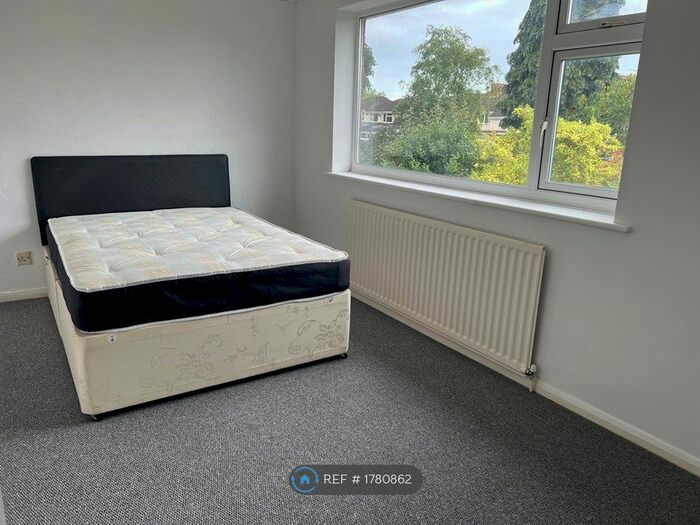 3 Bedroom Semi-Detached House To Rent In Pool Green, Walsall, WS9