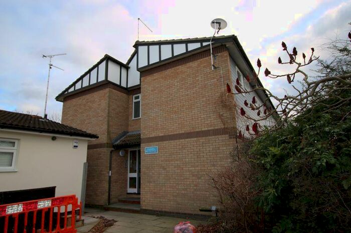 1 Bedroom Flat To Rent In Holgate, Basildon, SS13