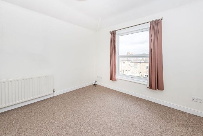 Studio To Rent In Heath Road, Twickenham, TW1