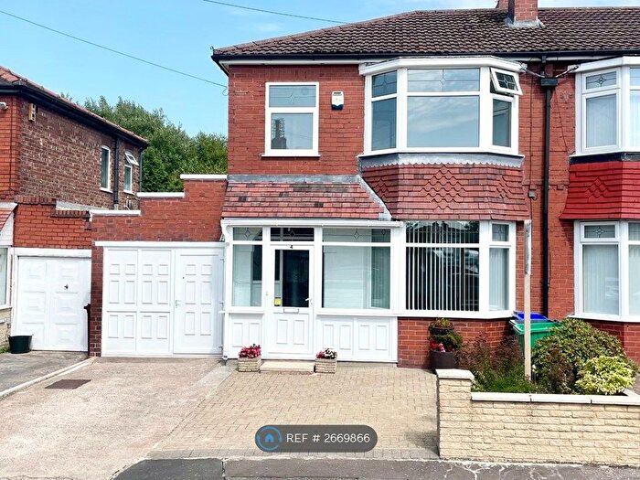3 Bedroom Semi Detached House To Rent In Elford Grove, Manchester, M18