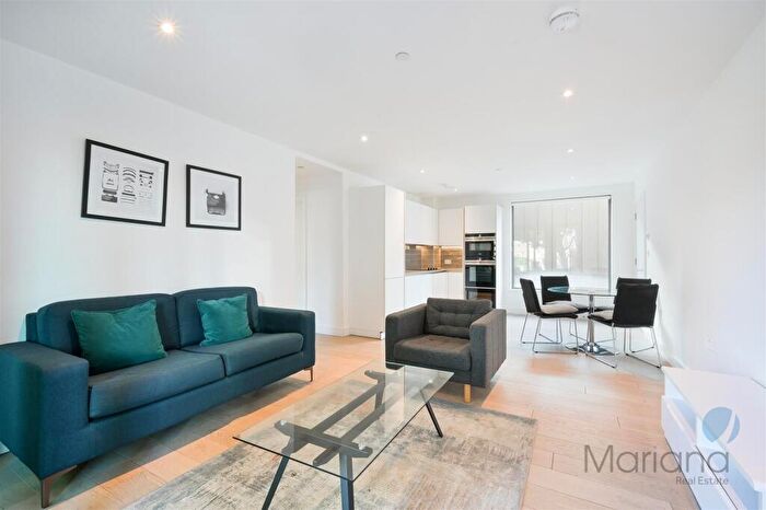 2 Bedroom Apartment To Rent In Wentworth Street, Spitafields, London, E1