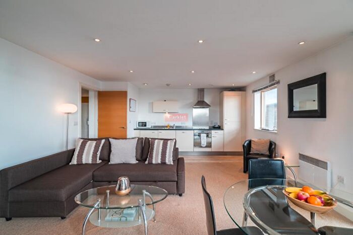 1 Bedroom Flat To Rent In Canal Wharf, Waterfront Walk, Waterfront Walk, B1