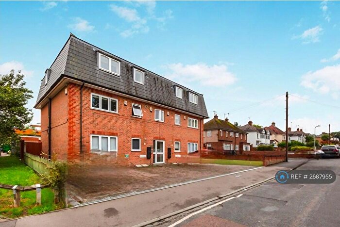 2 Bedroom Flat To Rent In Hillside Avenue, Gravesend, DA12