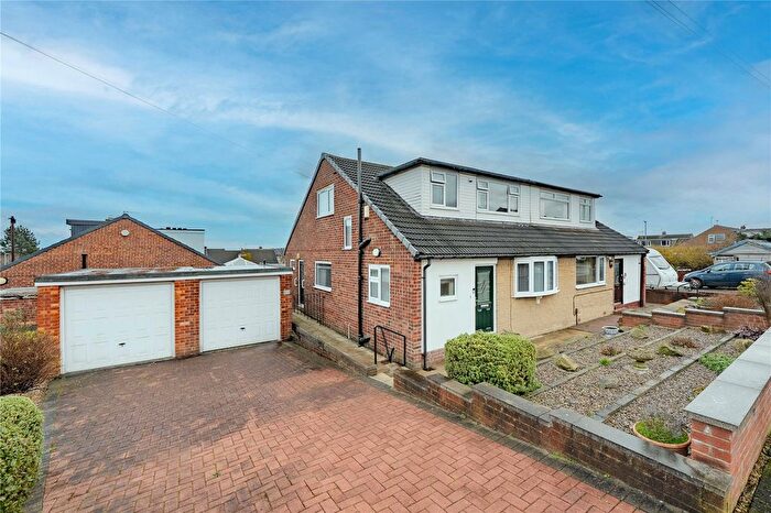 3 Bedroom Bungalow For Sale In Kent Drive, Pudsey, West Yorkshire, LS28