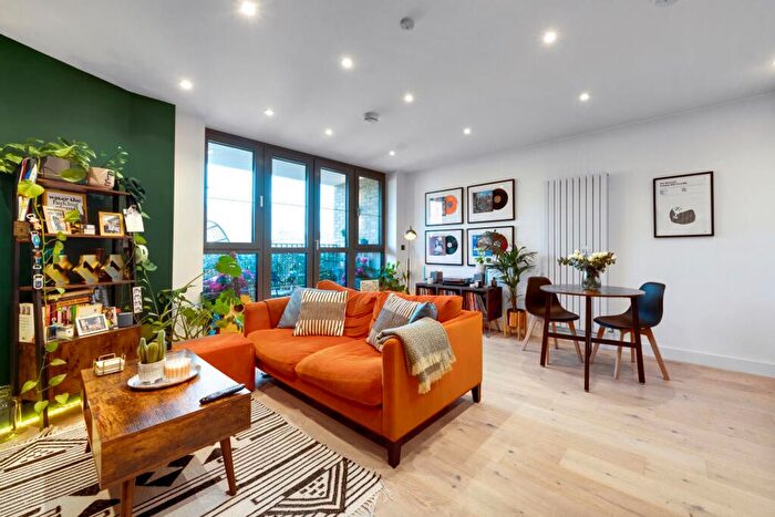 1 Bedroom Flat For Sale In Kettle Yard, Morville Street, London, E3