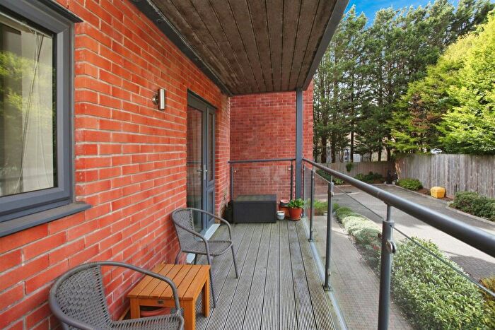 1 Bedroom Flat For Sale In Ilex Close, Llanishen, Cardiff, CF14