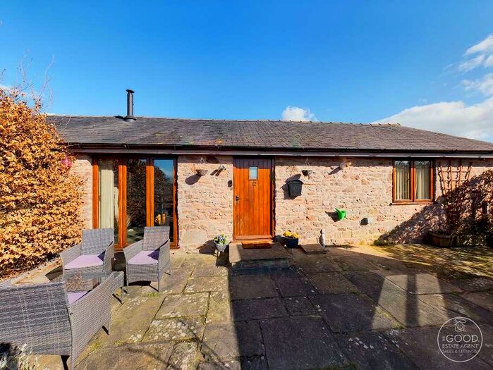 2 Bedroom Bungalow For Sale In Merryhill Park, Haywood Lane, Hereford, HR2