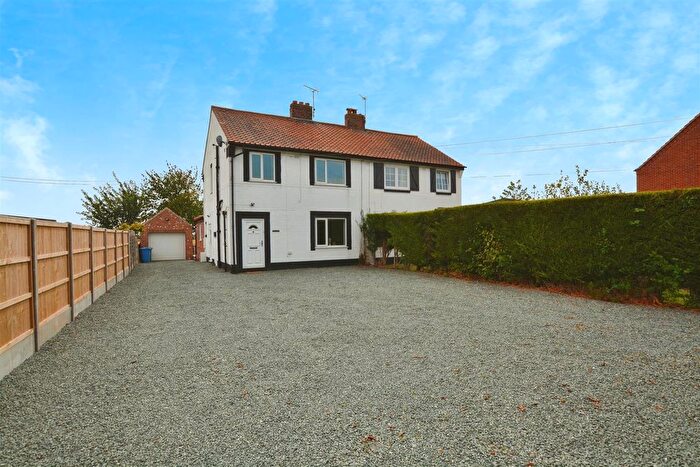 3 Bedroom Semi-Detached House For Sale In Stokeham, Retford, DN22