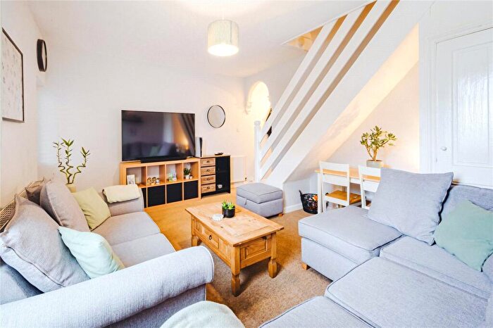 2 Bedroom Terraced House To Rent In Albion Street, Swindon, Wiltshire, SN1