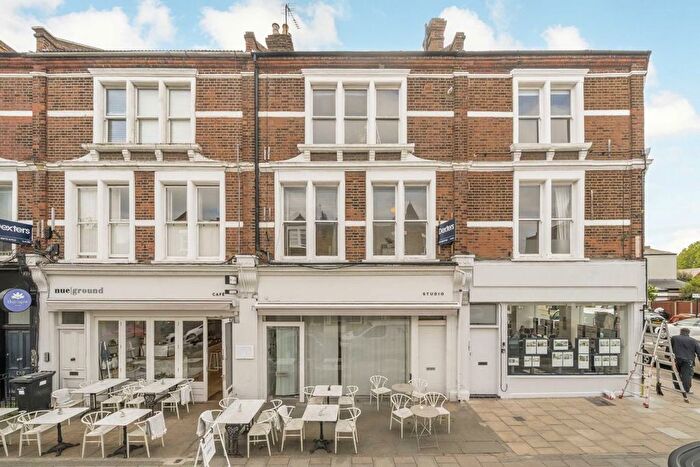 2 Bedroom Flat To Rent In Abbeville Road, Clapham South, SW4
