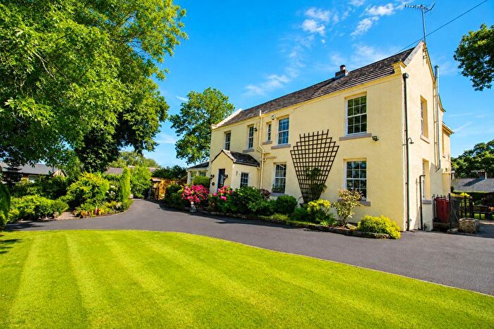 3 Bedroom Detached House For Sale In Earnsdale Close, Darwen, BB3