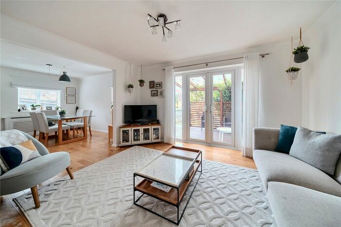 4 Bedroom Detached House To Rent In Arthur Close, Bagshot, GU19