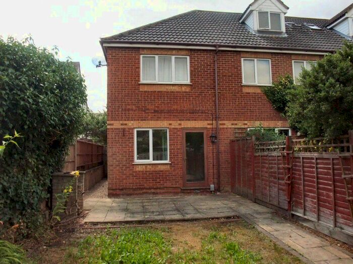 2 Bedroom End Of Terrace House To Rent In Rose Walk, Royston, Hertfordshire, SG8