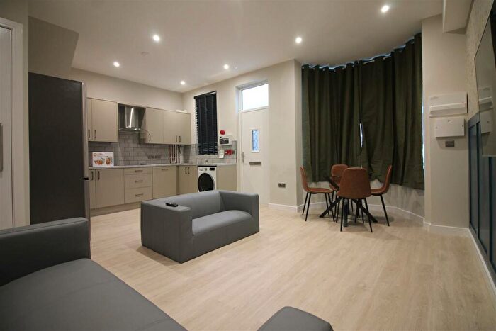 4 Bedroom House To Rent In Royal Park Terrace, Leeds, LS6