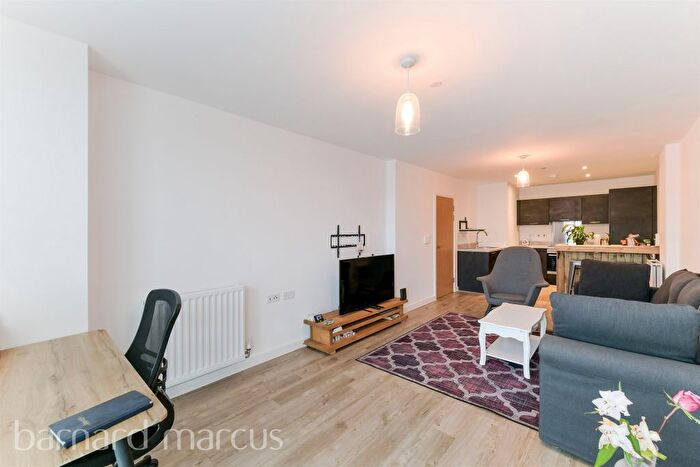 1 Bedroom Flat For Sale In Marketfield Way, Redhill, RH1