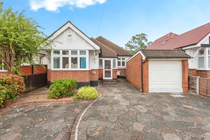 2 Bedroom Bungalow For Sale In The Warren, Worcester Park, Surrey, KT4