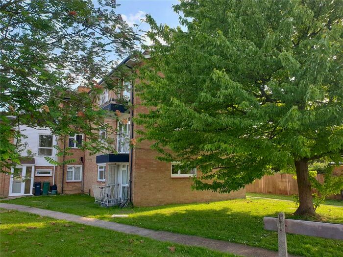 1 Bedroom Apartment To Rent In Hampton Road, Redhill, Surrey, RH1