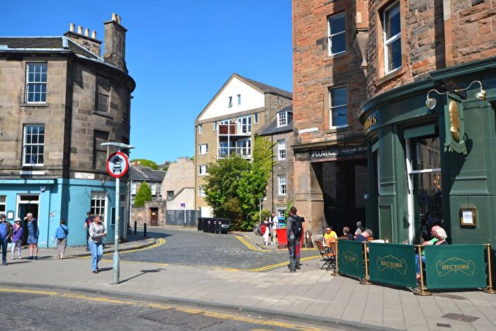 1 Bedroom Flat To Rent In St Bernards Row, Stockbridge, Edinburgh, EH4