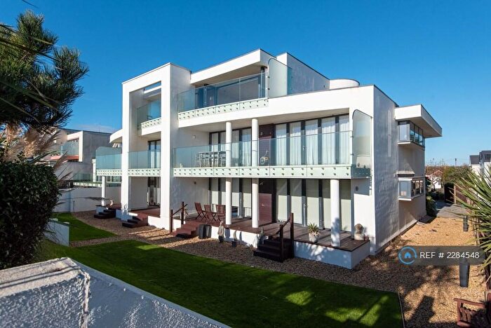 4 Bedroom Penthouse To Rent In Aurora, Goring-By-Sea, Worthing, BN12