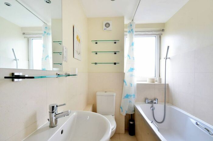 1 Bedroom Flat To Rent In Bourne Place, Chiswick, London, W4