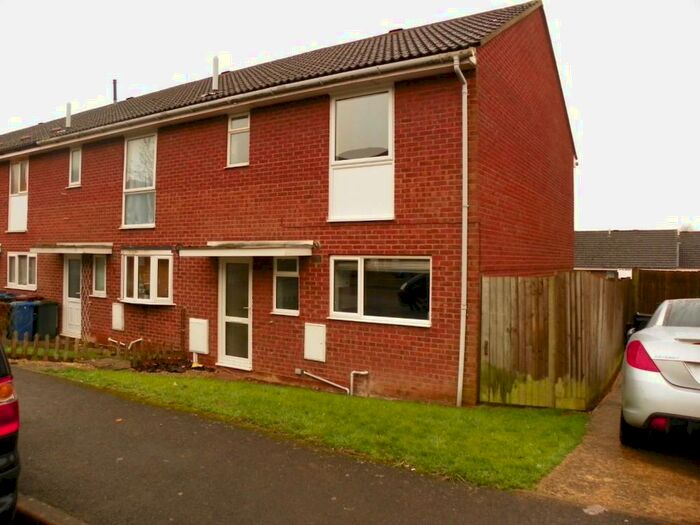 3 Bedroom Semi-Detached House To Rent In Red Poll Close, Banbury, OX16