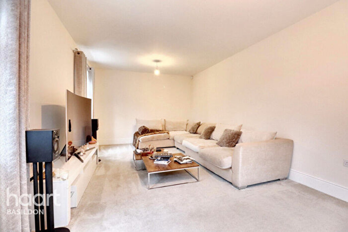 4 Bedroom Detached House For Sale In Sellars Way, Basildon, SS15