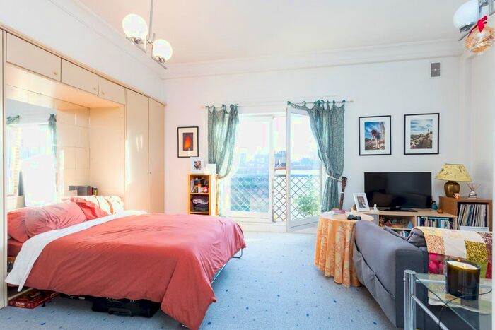 Studio To Rent In Milner Square, Islington, N1