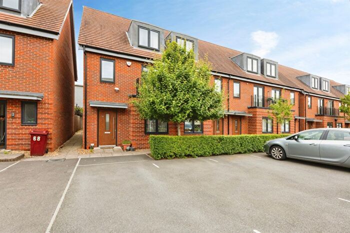 3 Bedroom End Terrace House For Sale In Tidman Road, Reading, RG2