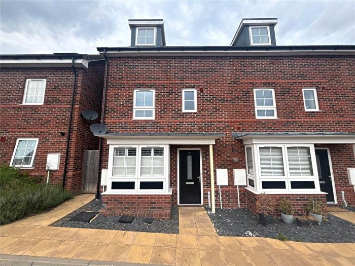 4 Bedroom End Of Terrace House For Sale In Barton Row, Hook, Hampshire, RG27