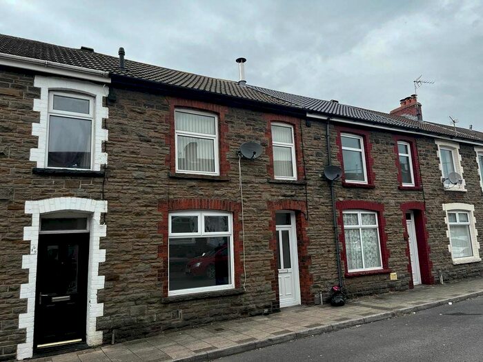 3 Bedroom Property To Rent In Gellideg Street, Maesycwmmer, Hengoed, CF82