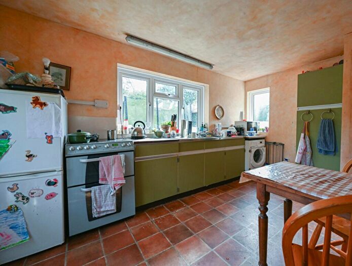 2 Bedroom Detached House For Sale In Furze Hill, Fordingbridge, SP6