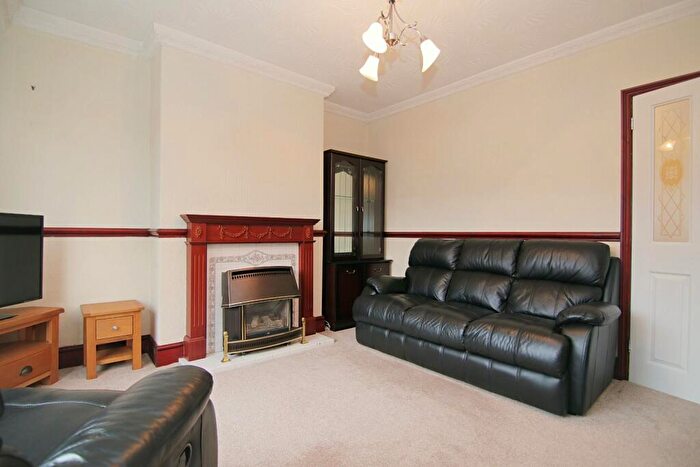 3 Bedroom Terraced House For Sale In Stanningley Road, Leeds, LS13